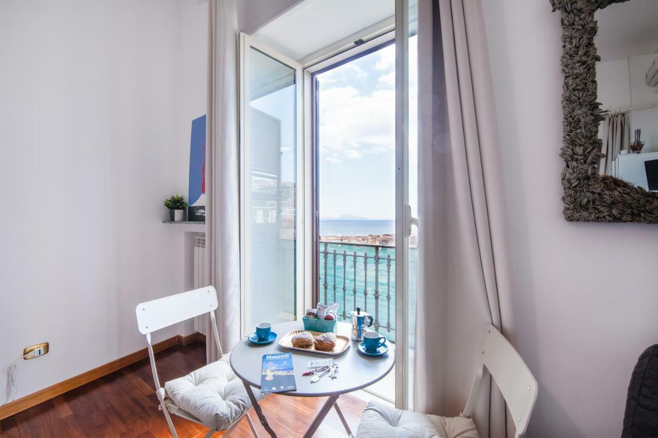 Napolicentro Mare - Sea View Rooms & Suites Eksteriør billede